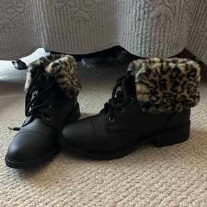 TrueCraft Black Leather Combat Boots, Leopard Print Faux Fur Fold Down, Size 8.5